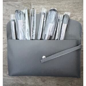 Grey Cosmetic Purse with 12 Piece of Makeup Brushes. New In Box Never Used